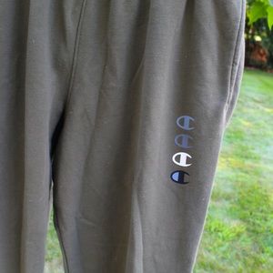 Baggy Dark Green Champion Joggers/Sweatpants